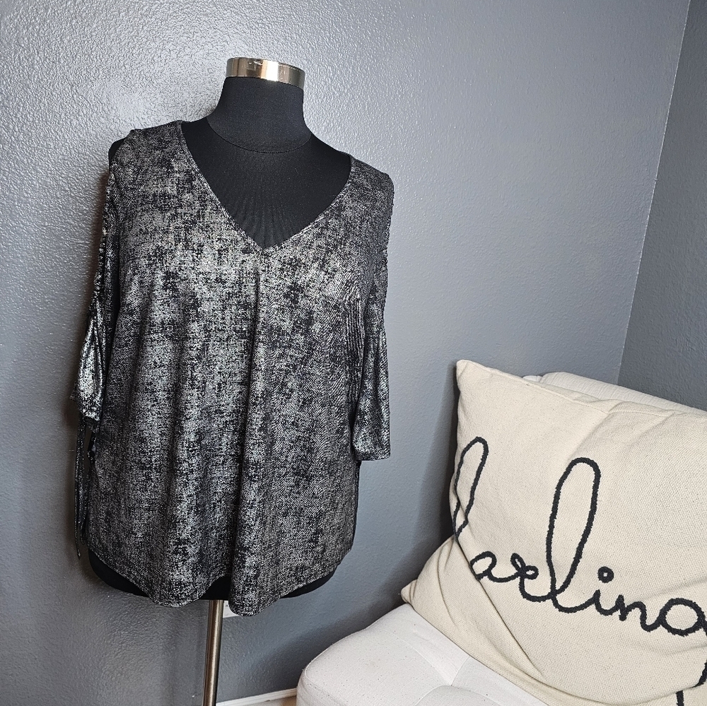 City chic black and silver cold shoulder top size 20W